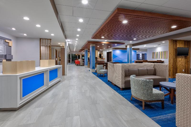 Holiday Inn Express and Suites Wooster