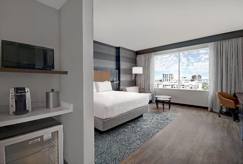 Holiday Inn Express Houston Galleria Area image