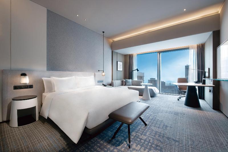 Crowne Plaza Shenzhen World Exhibition and Convent image