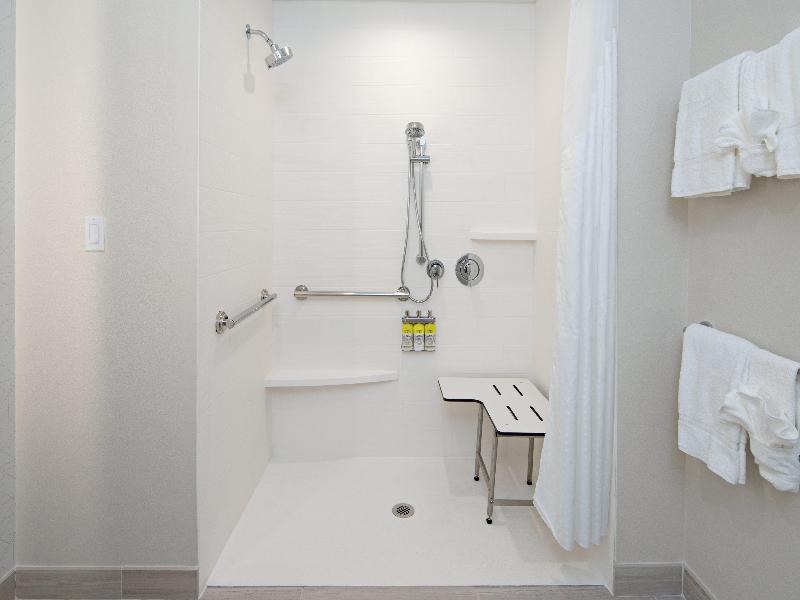 Holiday Inn Express Suites Valencia Santa Clarita image