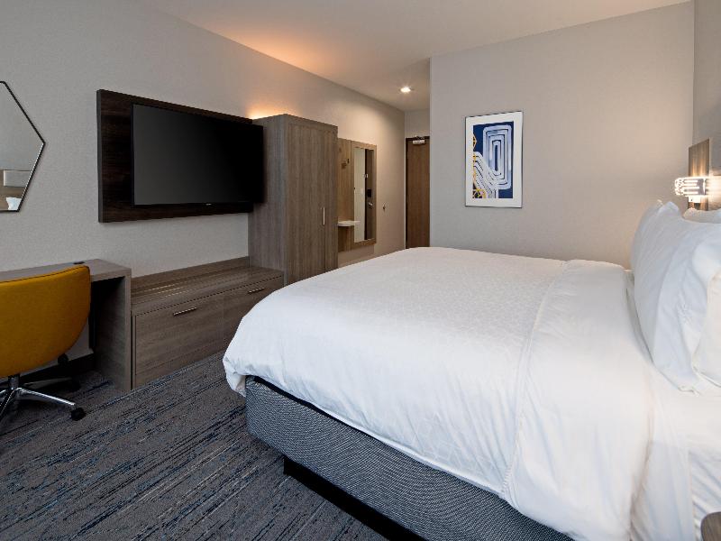 Holiday Inn Express Suites Valencia Santa Clarita image