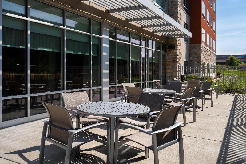 Holiday Inn Express & Suites Madison W - Middleton