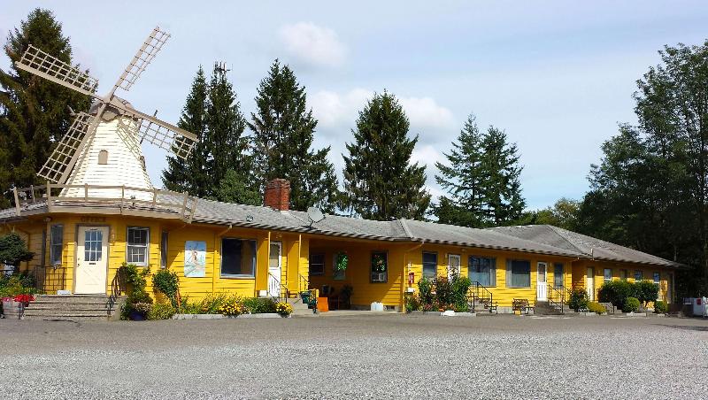 Windmill Inn Lynden By Magnuson Worldwide image