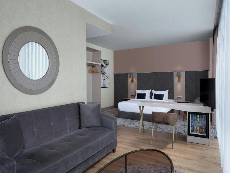 Delta Hotels Istanbul Kagithane image