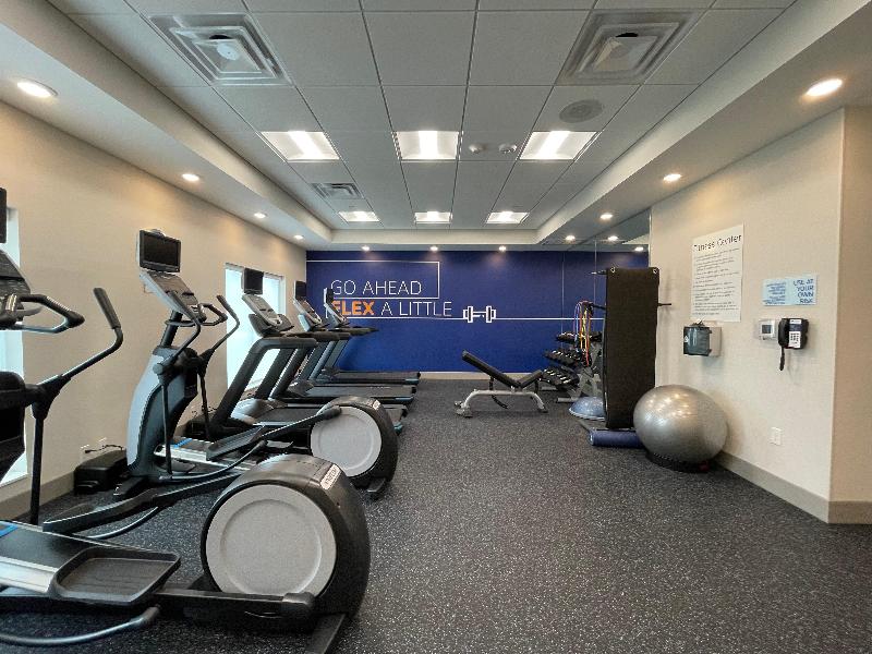Holiday Inn Express & Suites Ft. Smith - Airport image
