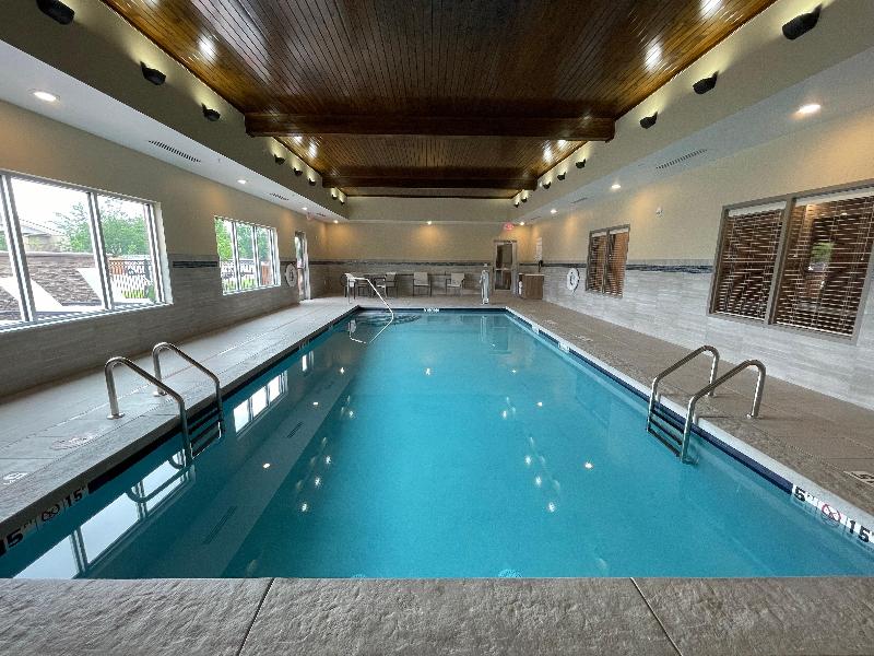 Holiday Inn Express & Suites Ft. Smith - Airport image