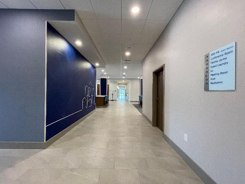 Holiday Inn Express & Suites Ft. Smith - Airport image