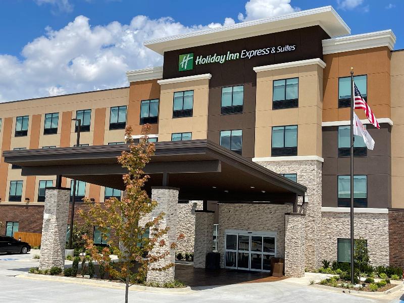 Holiday Inn Express & Suites Ft. Smith - Airport image