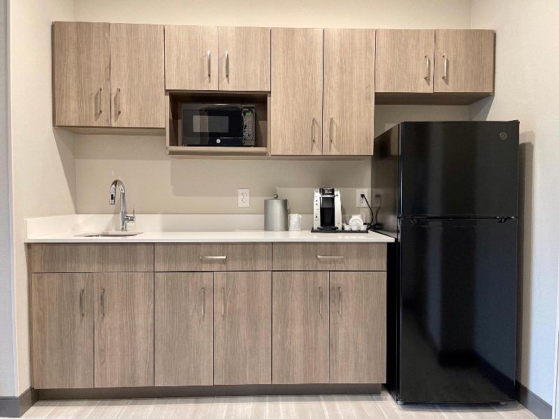 Holiday Inn Express & Suites Ft. Smith - Airport image