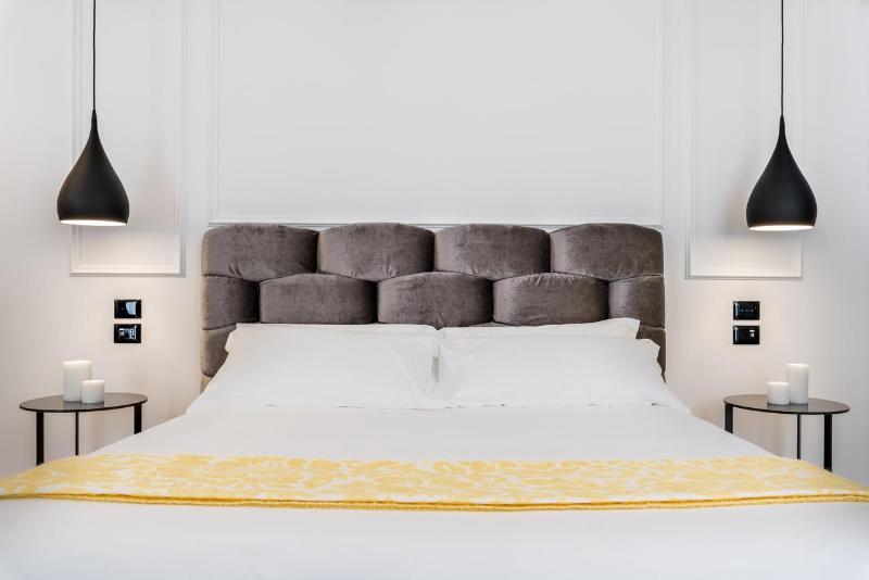 The First Luxury Rooms & Apartments image