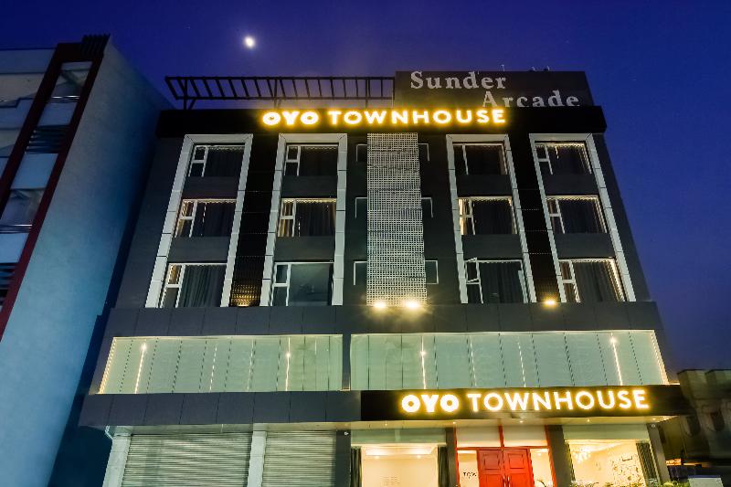 OYO 40027 Royal Palms Shared Serviced Apartment image