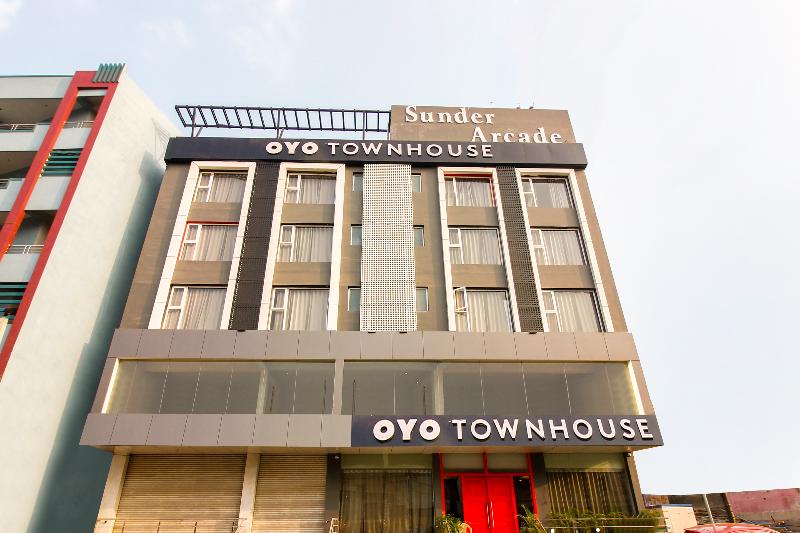 OYO 40027 Royal Palms Shared Serviced Apartment image