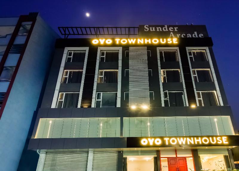 OYO 40027 Royal Palms Shared Serviced Apartment image