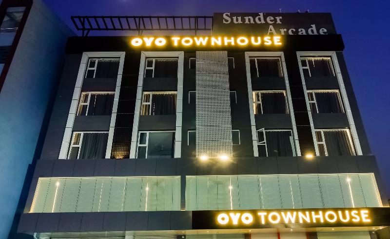 OYO 40027 Royal Palms Shared Serviced Apartment image