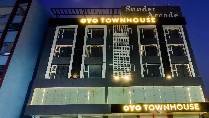 OYO 40027 Royal Palms Shared Serviced Apartment image