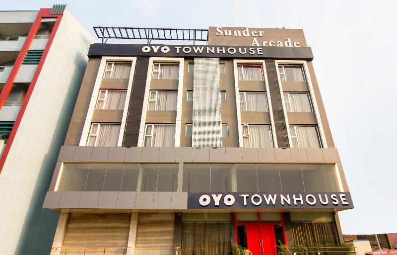 OYO 40027 Royal Palms Shared Serviced Apartment image
