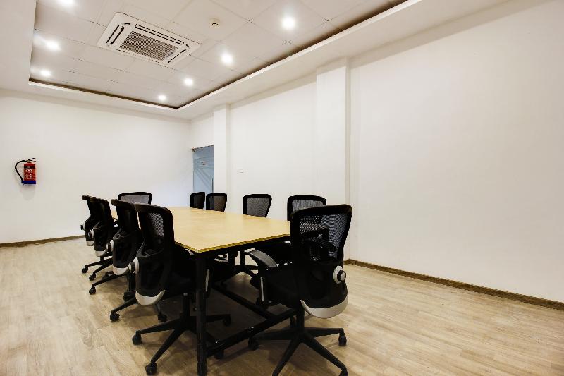 OYO 40027 Royal Palms Shared Serviced Apartment image