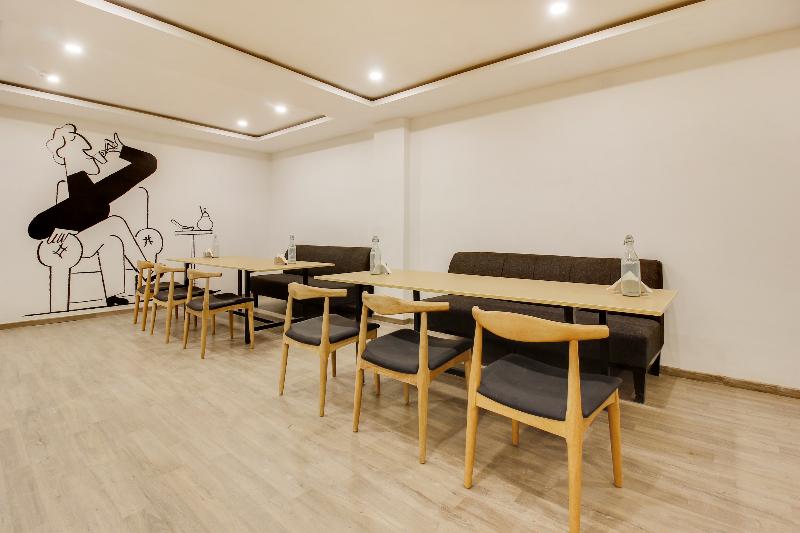 OYO 40027 Royal Palms Shared Serviced Apartment image