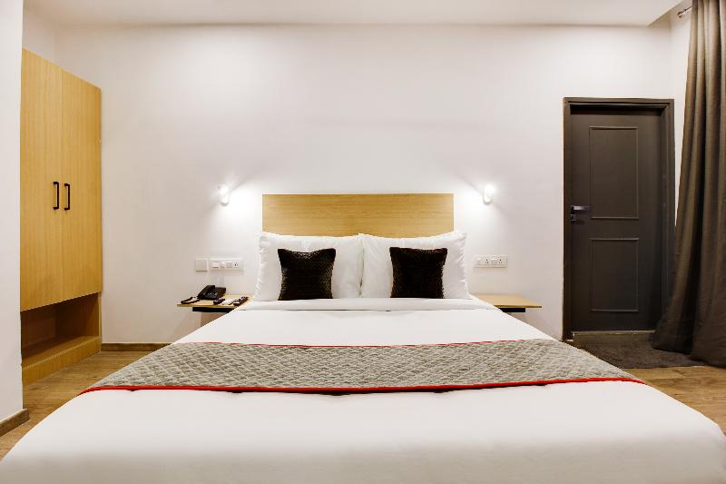 OYO 40027 Royal Palms Shared Serviced Apartment image