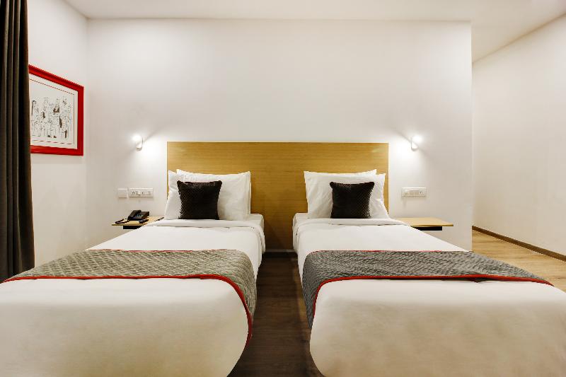 OYO 40027 Royal Palms Shared Serviced Apartment image