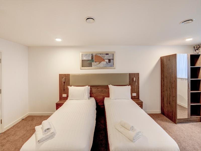 OYO Plymouth Central Hotel image