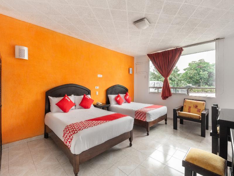 OYO Hotel Casa Blanca image
