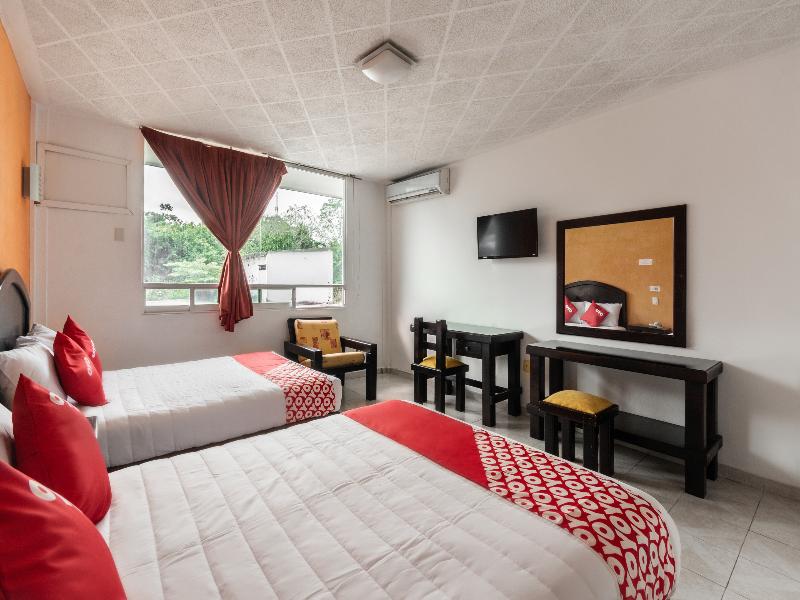 OYO Hotel Casa Blanca image