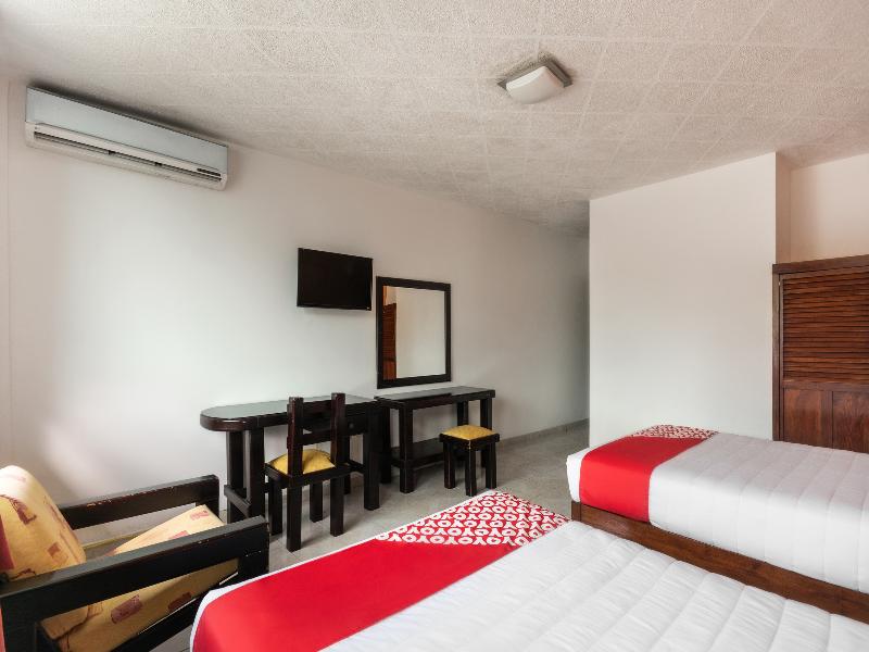 OYO Hotel Casa Blanca image