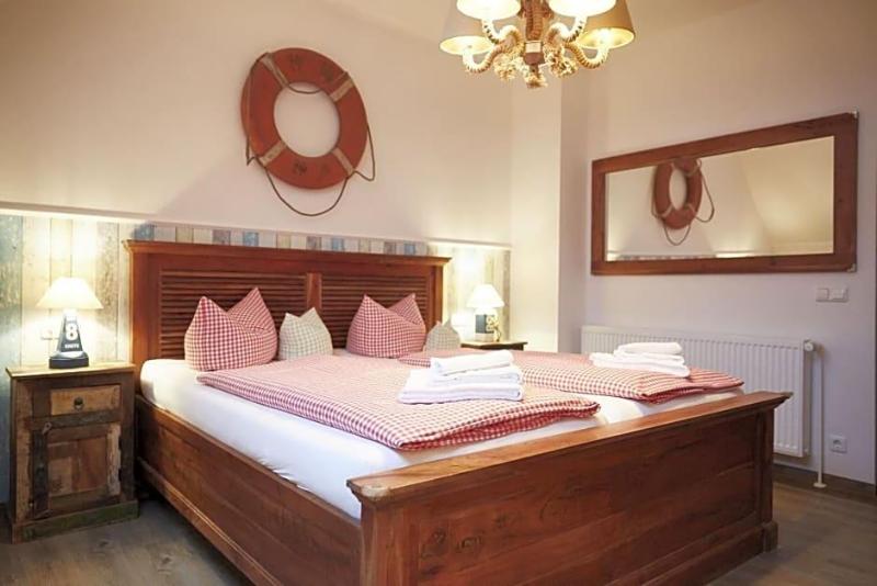 Bernstein Hotel Bootshaus image