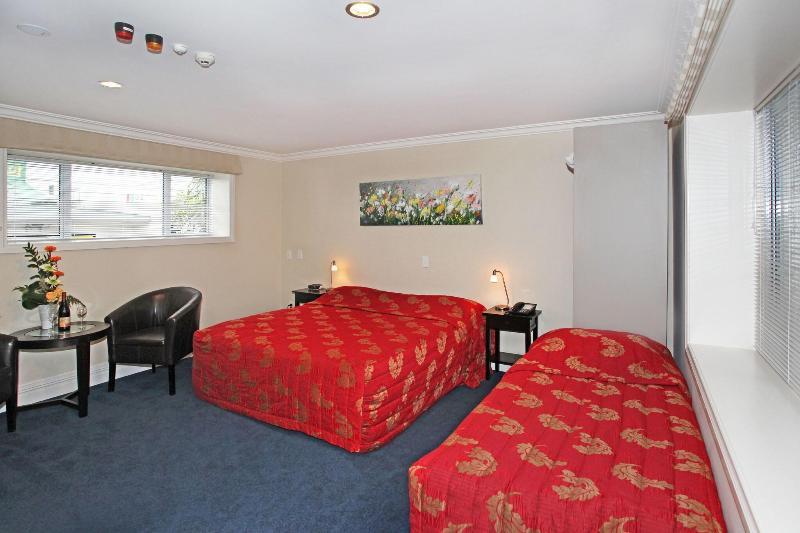 Tuakau Hotel image