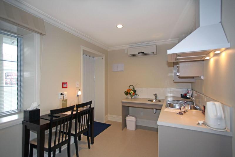 Tuakau Hotel image