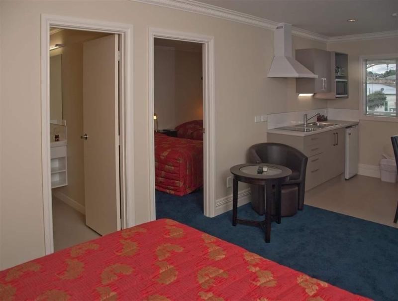 Tuakau Hotel image