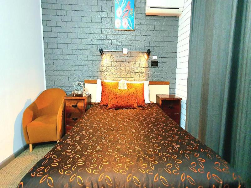 Young Goldrush Motel image