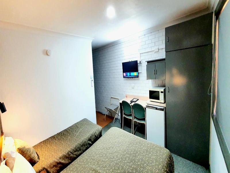 Young Goldrush Motel image