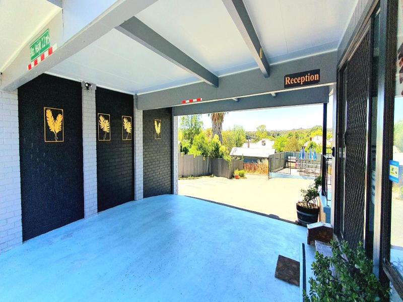 Young Goldrush Motel image