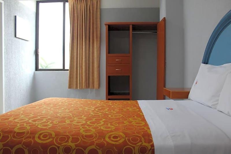 Hotel Central image