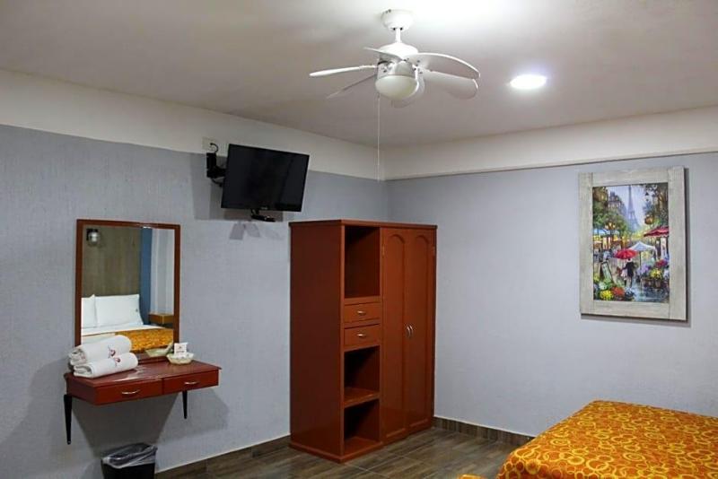 Hotel Central image