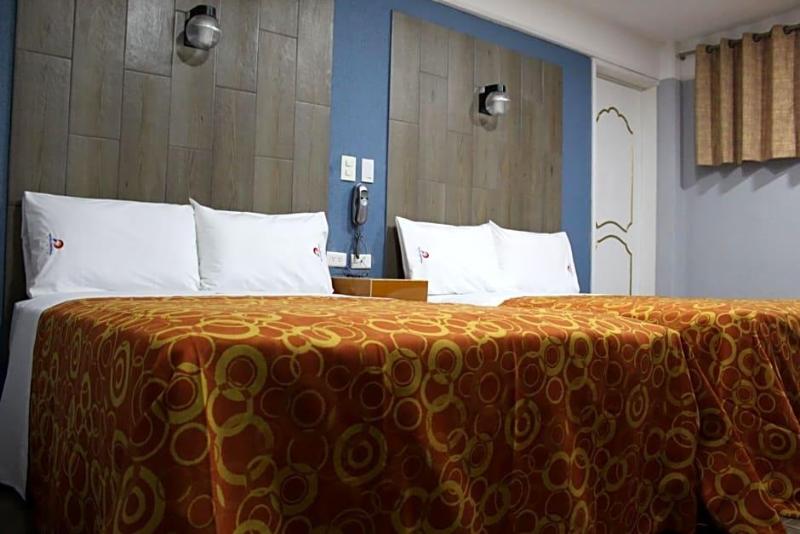 Hotel Central image