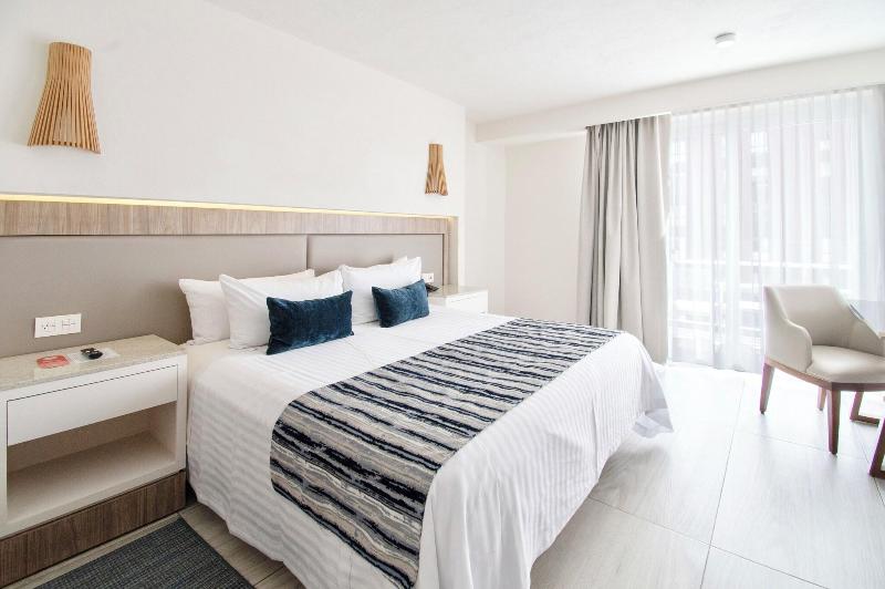 Hotel Velvet Plaza image
