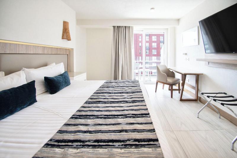 Hotel Velvet Plaza image