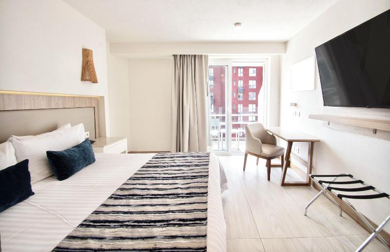 Hotel Velvet Plaza image