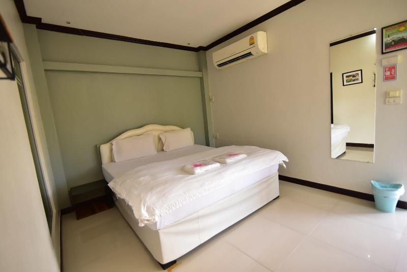 Bangrak Resort