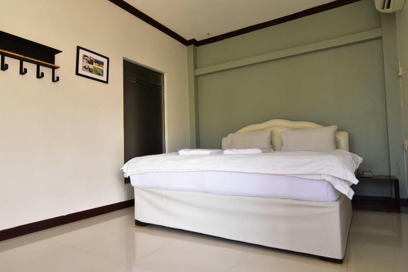 Bangrak Resort image