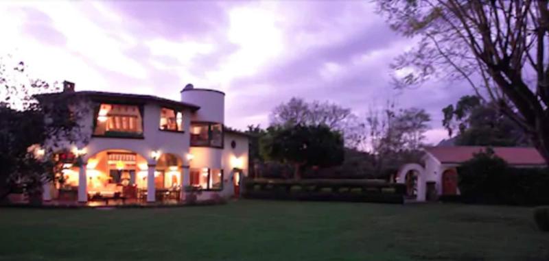 Casa Bugambilia image