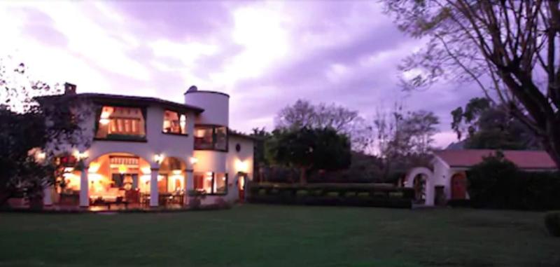 Casa Bugambilia image