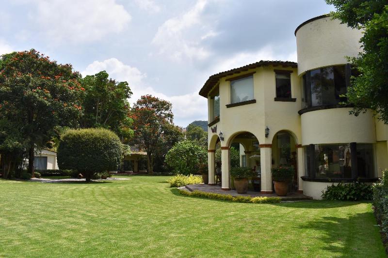 Casa Bugambilia image