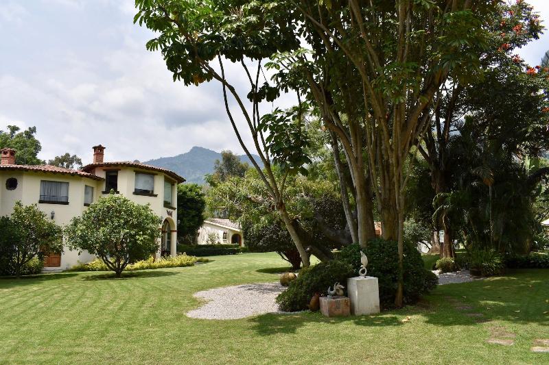 Casa Bugambilia image