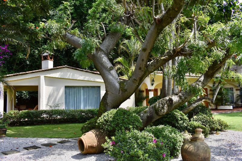 Casa Bugambilia image