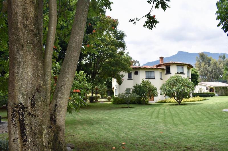 Casa Bugambilia image