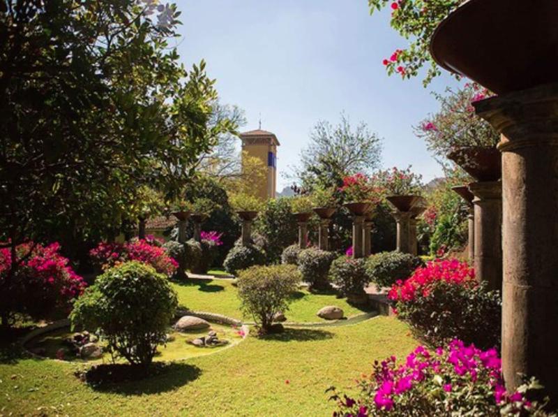Casa Bugambilia image
